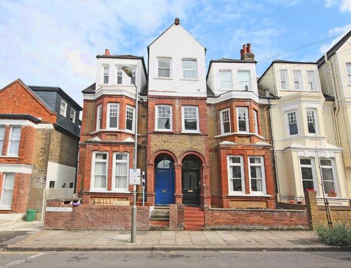 4 Bedroom Flat To Rent In Schubert Road, London, SW15