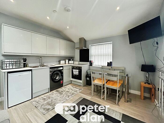 2 Bedroom Maisonette To Rent In Merthyr Road, Cardiff, CF14