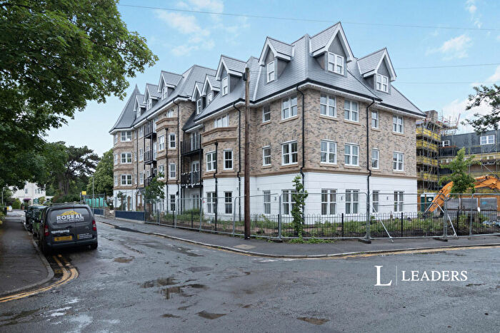 2 Bedroom Flat To Rent In Durley Road, Bournemouth, Dorset, BH2