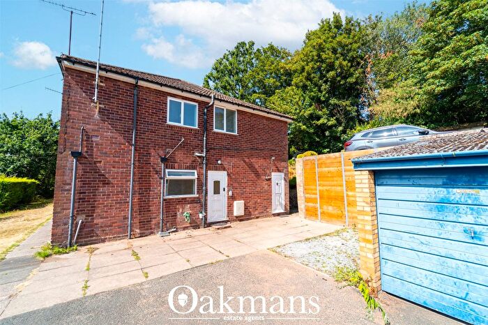 2 Bedroom Maisonette For Sale In South Road, Northfield, Birmingham, West Midlands, B31