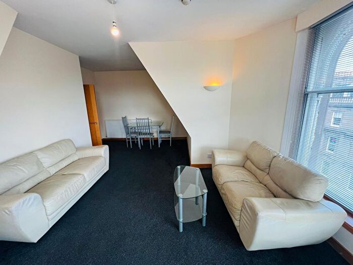 2 Bedroom Flat To Rent In Flat, A, Whitehall Crescent, Dundee, DD1