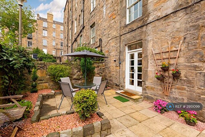 3 Bedroom Flat To Rent In Cumberland St North West Lat Lan, Edinburgh, EH3