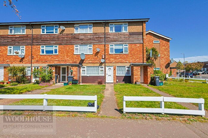 2 Bedroom Apartment For Sale In Manor Court, Crossbrook Street, Cheshunt, EN8
