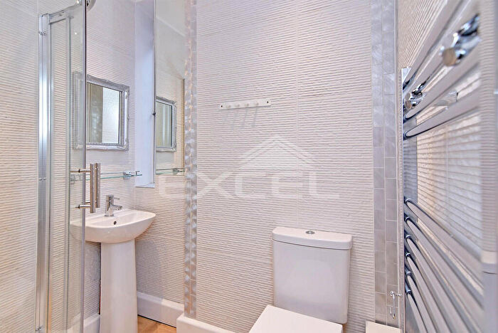 3 Bedroom Apartment To Rent In Ferncroft Avenue, Hampstead, London, NW3