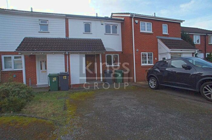 2 Bedroom House For Sale In Greenbank Close, North Chingford, E4