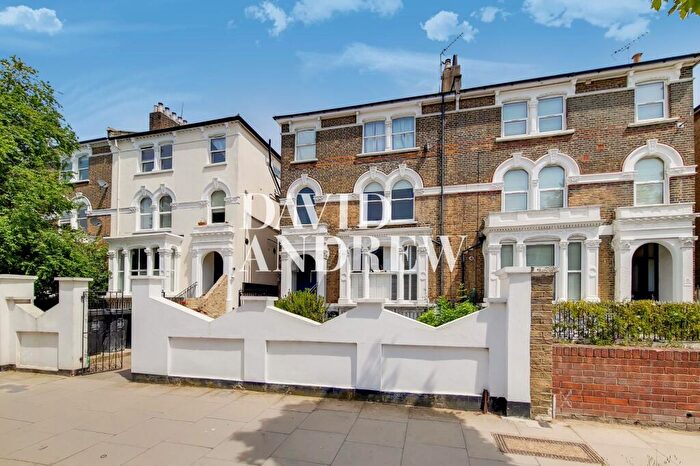 2 Bedroom Flat To Rent In Queens Drive, London, N4