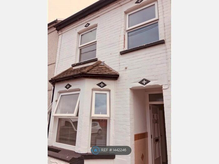 3 Bedroom Terraced House To Rent In Oxford Street, Pontypridd, CF37