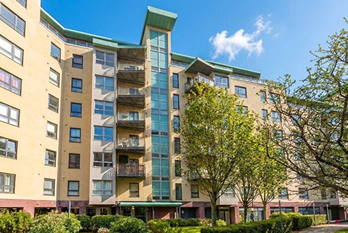 2 Bedroom Flat For Sale In Portland Gardens, Edinburgh, EH6