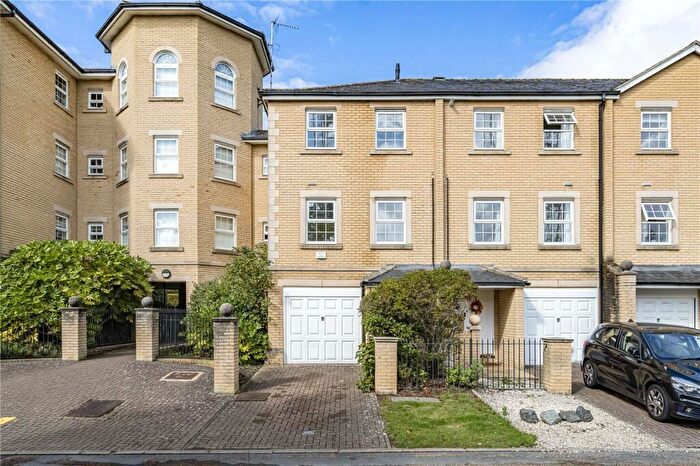 3 Bedroom Town House For Sale In St. George's Manor, Oxford, OX4