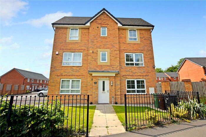 3 Bedroom Town House To Rent In Dymoke Road, Methley, Leeds, West Yorkshire, LS26