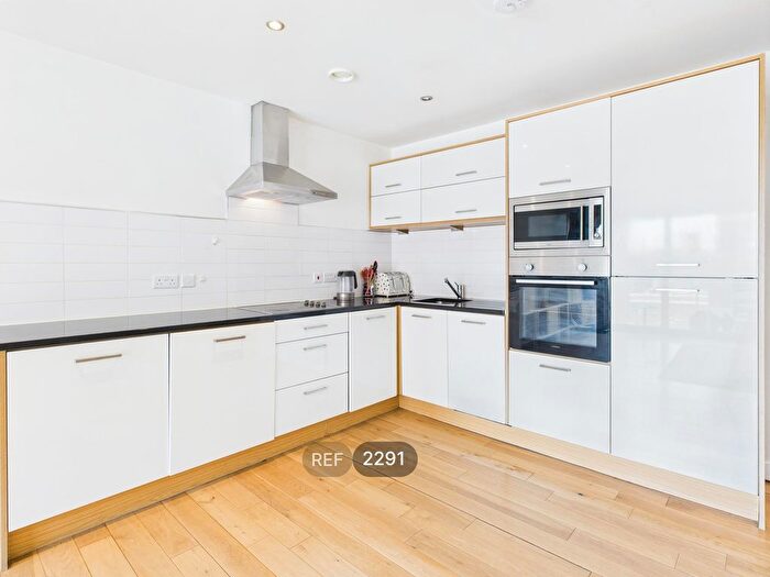 2 Bedroom Flat To Rent In The Sawmill, Dock Street, HU1