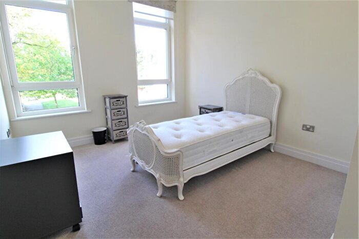 2 Bedroom Apartment To Rent In Clarendon Avenue, Leamington Spa, CV32