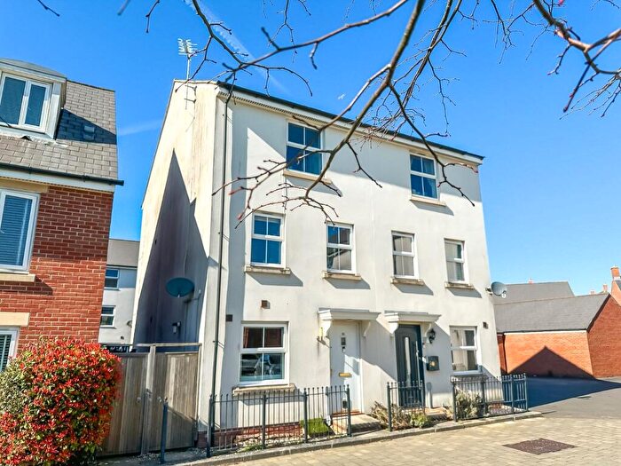 4 Bedroom Semi-Detached House For Sale In Teal Way, Portishead, Bristol, BS20