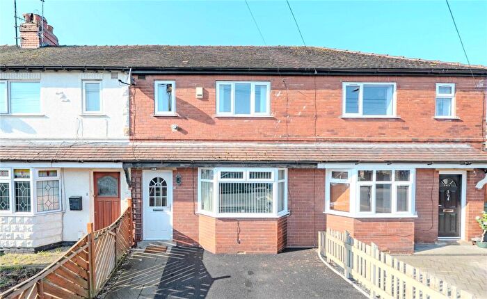 3 Bedroom Terraced House For Sale In Oaklands Road, Rodley, Leeds, LS13