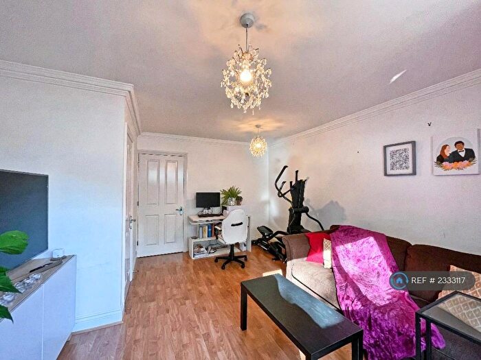 2 Bedroom End Of Terrace House To Rent In Falconer Road, Fleet, GU51