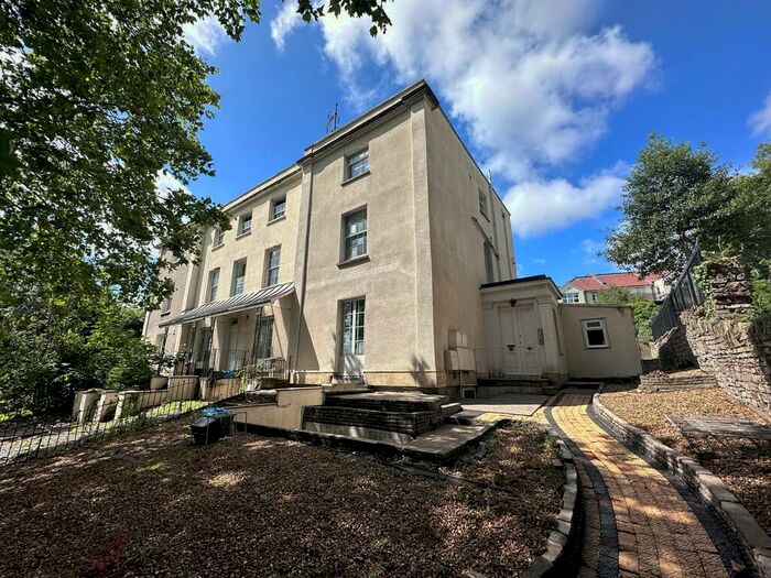 1 Bedroom Apartment To Rent In Cheltenham Road, Cotham, Bristol, BS6