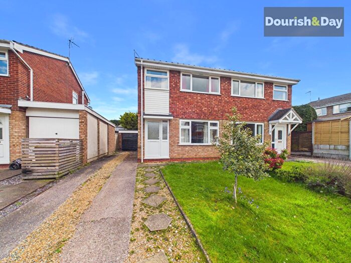 3 Bedroom Semi-Detached House For Sale In Cherrywood Close, Stafford, ST17