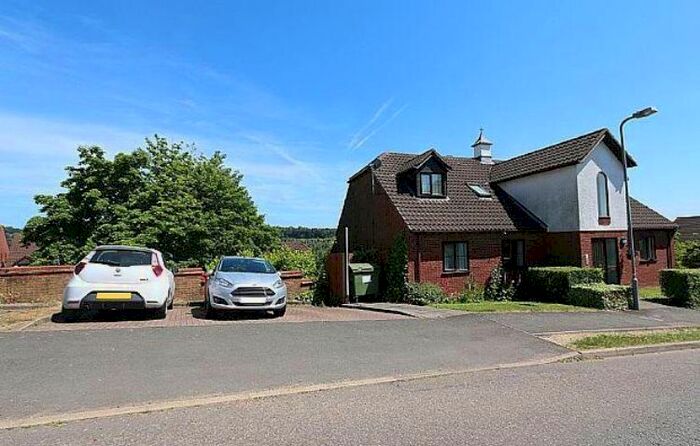 2 Bedroom Flat To Rent In Garratts Way, High Wycombe, HP13