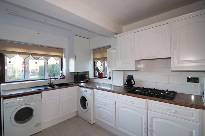 3 Bedroom Semi Detached House To Rent In Ingrebourne Road, Rainham, RM13