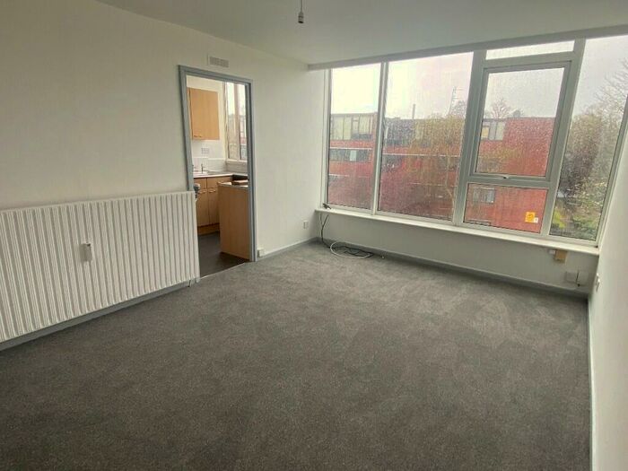 1 Bedroom Flat To Rent In Browns Green, Birmingham, B20