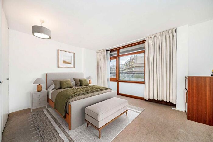 1 Bedroom Flat For Sale In Defoe House, Defoe House, Barbican, EC2Y
