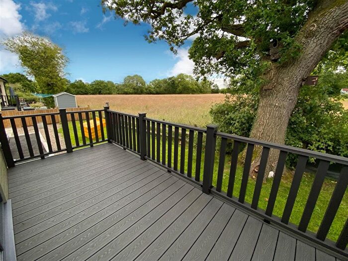 2 Bedroom Park Home For Sale In Newton Hall Lane, Mobberley, Knutsford, WA16