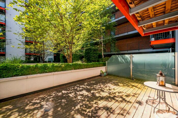 1 Bedroom Flat To Rent In Warehouse Court, Woolwich, London, SE18