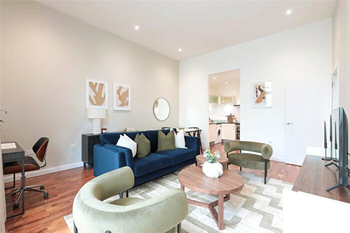 2 Bedroom Apartment To Rent In South Quay Square, London, E14
