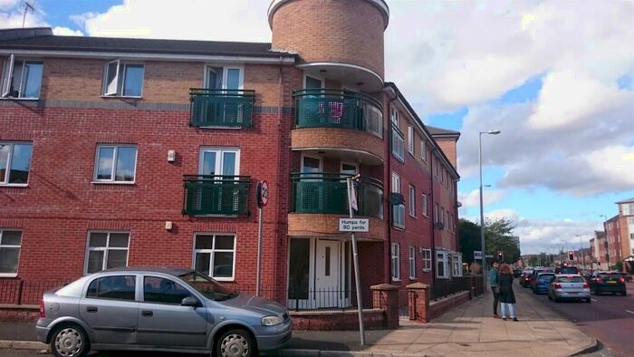2 Bedroom Flat To Rent In Chorlton Road, Hulme, Manchester, M15