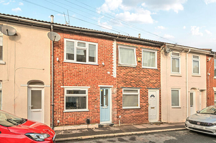 2 Bedroom Terraced House For Sale In Alma Street, Gosport, Hampshire, PO12