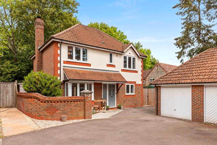4 Bedroom Detached House For Sale In Lyndon Gardens, High Wycombe, HP13
