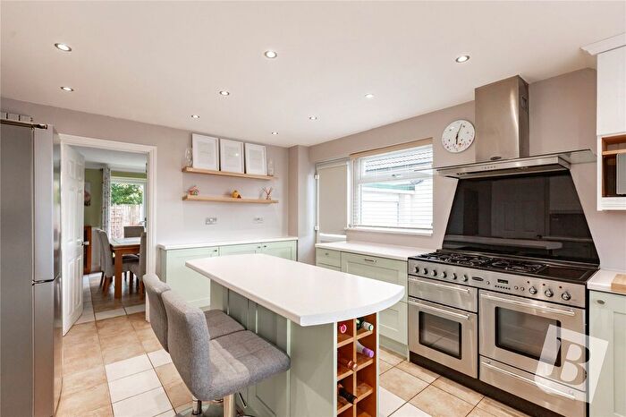 4 Bedroom Detached House For Sale In Raymonds Drive, Benfleet, Essex, SS7