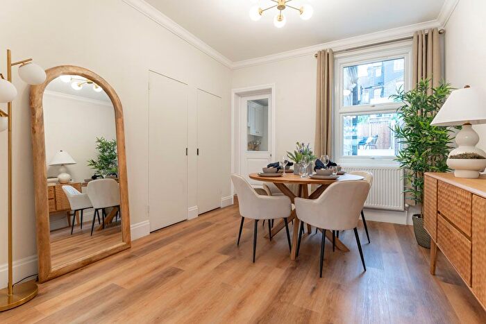 3 Bedroom Terraced House For Sale In Smeaton Road, Woodford Green, IG8