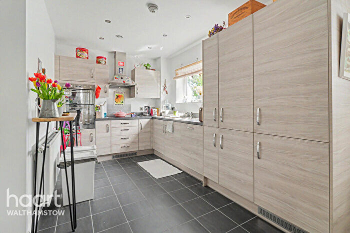 1 Bedroom Apartment For Sale In Thornbury Way, Walthamstow, E17