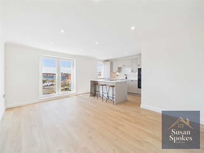 2 Bedroom Flat For Sale In Riverside Court, South Shields, NE33