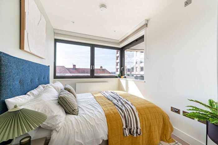 1 Bedroom Flat To Rent In Oasis Way, Wembley, HA9
