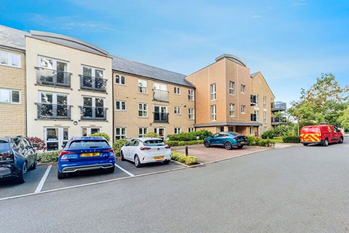 1 Bedroom Flat For Sale In Squirrel Way, Leeds, LS17