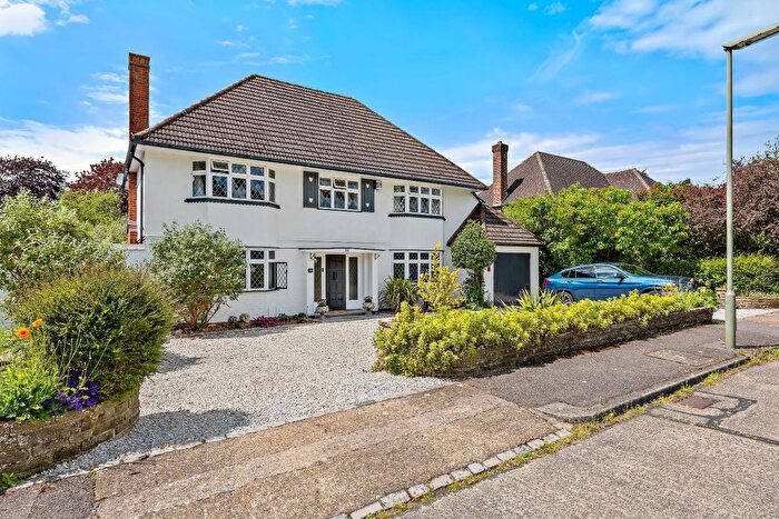 4 Bedroom Detached House For Sale In Longdown Lane North, Epsom, KT17