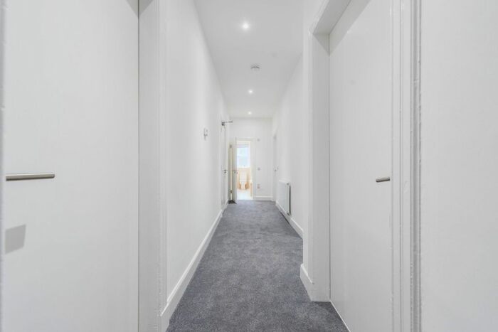 2 Bedroom Flat To Rent In Millar Crescent, Morningside, Edinburgh, EH10