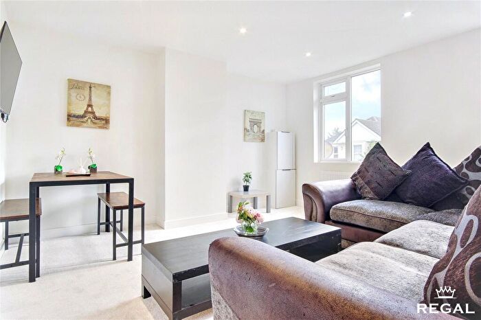 2 Bedroom Apartment For Sale In Columbia Road, Bournemouth, BH10