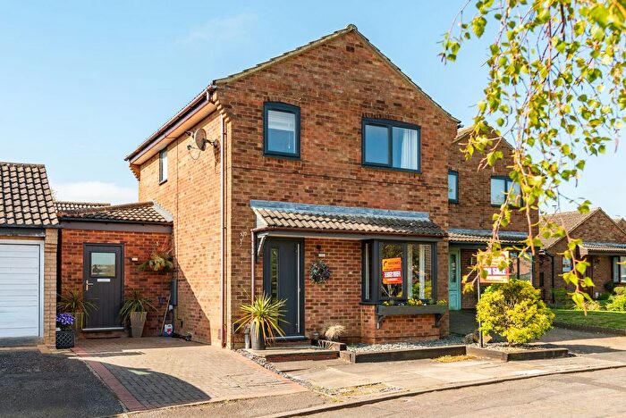 4 Bedroom Detached House For Sale In Heron Close, Towcester, NN12