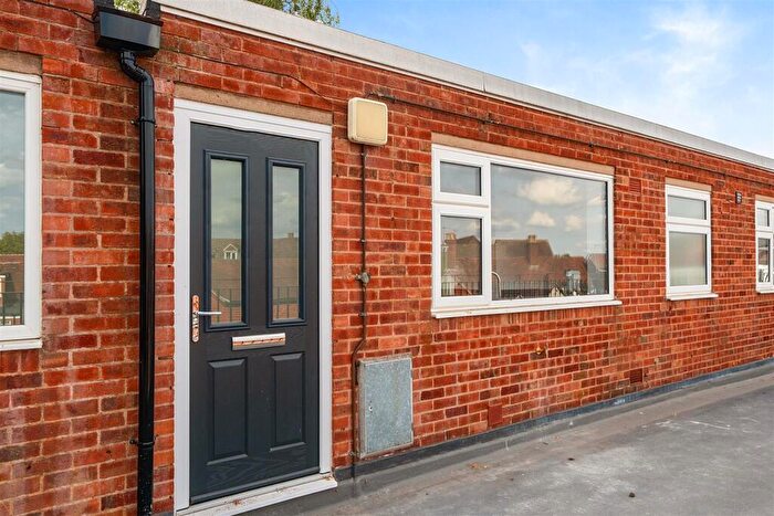2 Bedroom Apartment To Rent In St John's Way, Knowle, B93