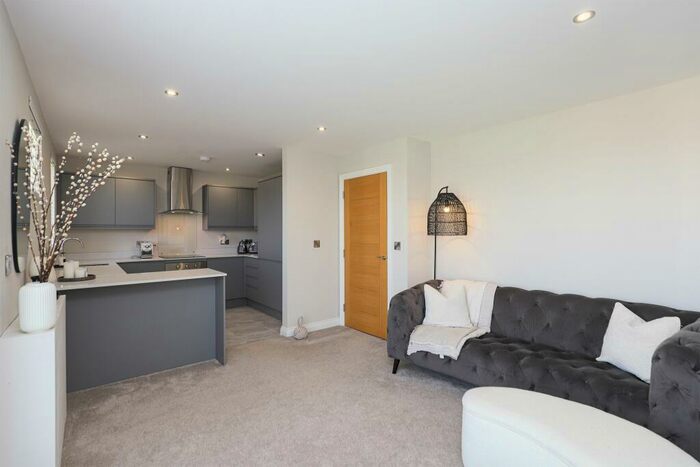 2 Bedroom Apartment For Sale In Staveley Road, Poolsbrook, S43