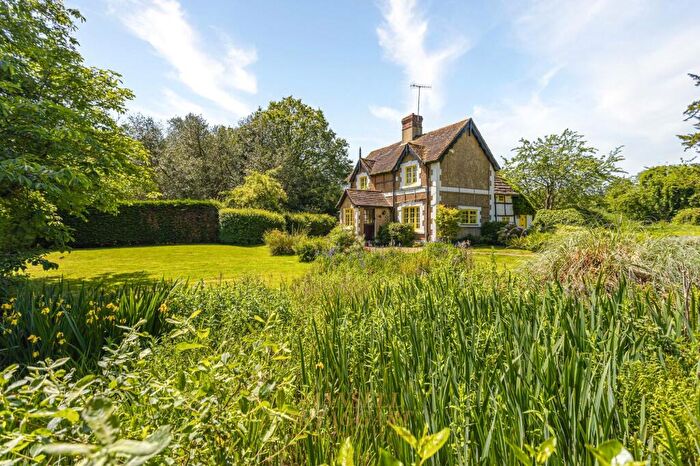 3 Bedroom Detached House For Sale In Charlwood Road, Ifield, RH11