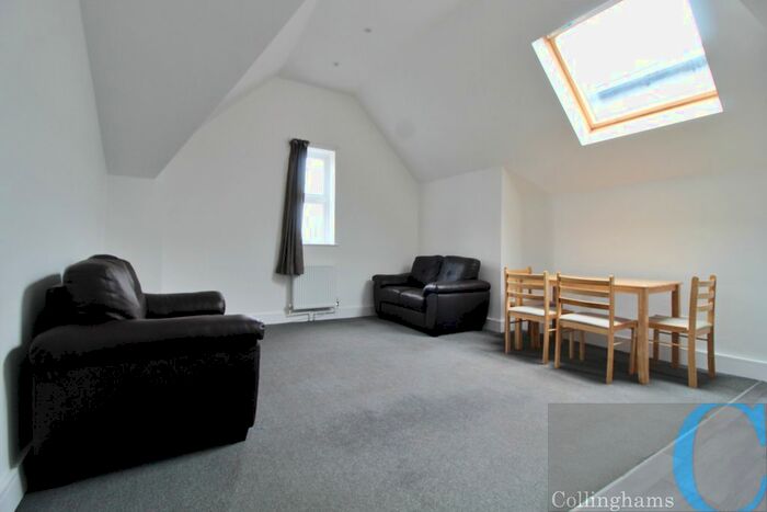 3 Bedroom Flat To Rent In Haydons Road, Wimbledon, SW19