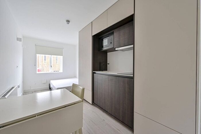 Studio To Rent In Durham Road, Wimbledon, London, SW20