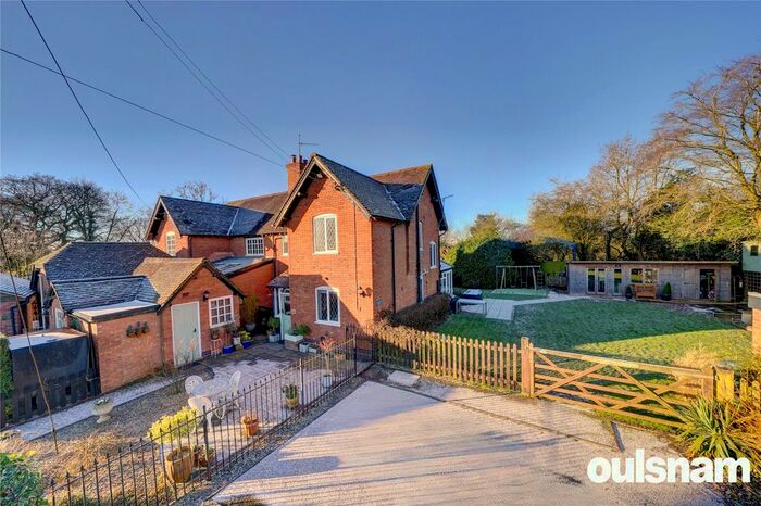 3 Bedroom Semi-Detached House For Sale In Hewell Lane, Tardebigge, Bromsgrove, Worcestershire, B60