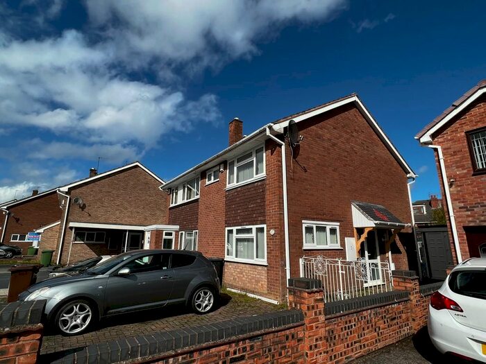 3 Bedroom Semi-Detached House To Rent In Park Hall Road, Goldthorn, Wolverhampton, WV4