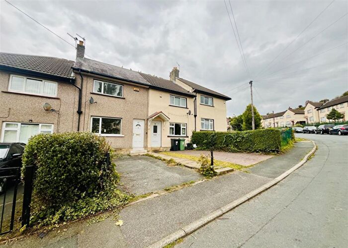 2 Bedroom Terraced House For Sale In New Laithe Road, Huddersfield, HD4