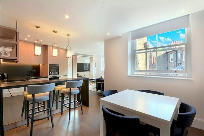 2 Bedroom Flat To Rent In Cresswell Gardens, London, SW5